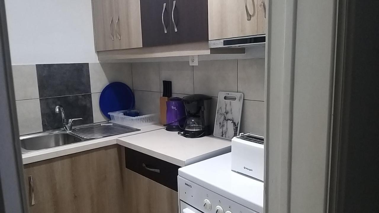 Jo'S Apartment In The Center カラマタ エクステリア 写真